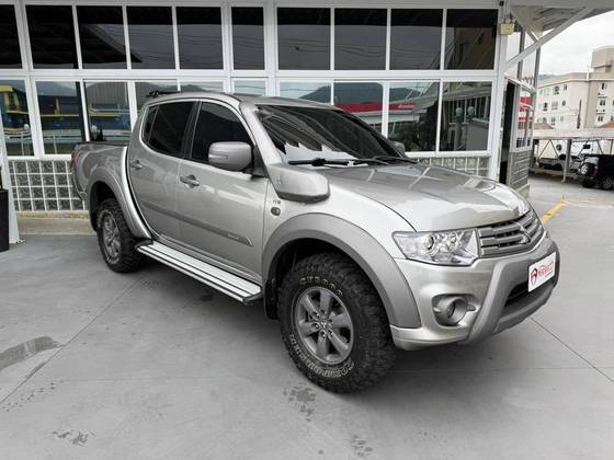 MITSUBISHI L200 OUTDOOR 3.2 4X4 CD 16V TURBO INTERCOOLER DIESEL 4P AUTOMÁTICO